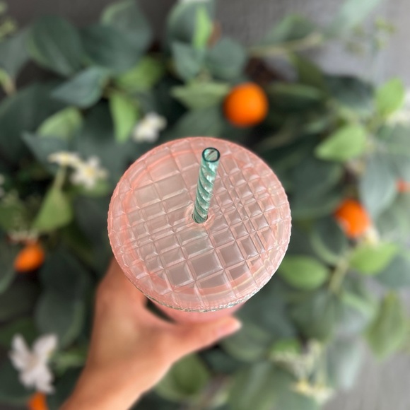 ✨NEW🌷Starbucks Spring 2023 Pearlescent Pink Diamond Studded Venti Cup💠 - Picture 4 of 7